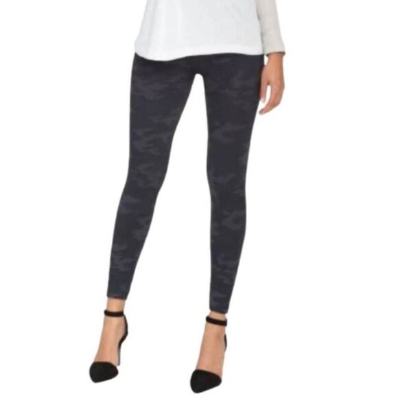 SPANX Look At Me Now Seamless Leggings Size XS - Picture 1 of 3